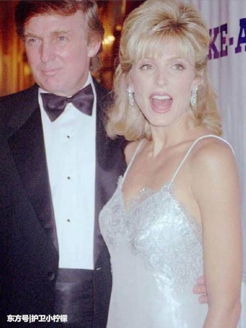 特朗普55岁前妻：抹胸吊裙皮肤白皙水嫩，相比年轻如今更是迷人