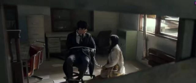  『朴世路』《梨泰院Class》朴世路为救女主向下跪 女二疑强行洗白惹众不满