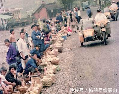 你以为只有老外骑摩托车环游世界看看中国大叔们30年前的壮举