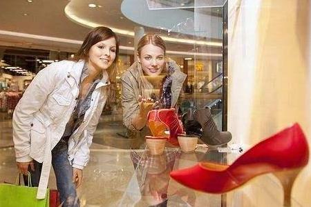 鞋店服务员透露: 穿“恨天高”有3个“缺点”! 听完后, 再也不想