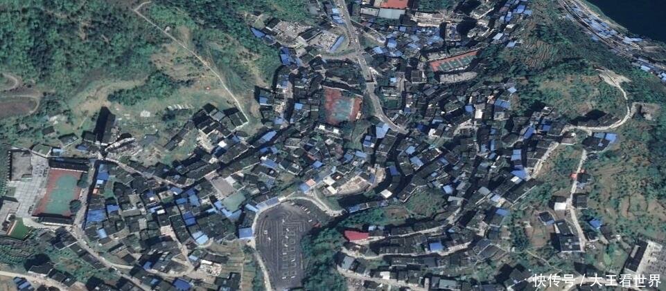 『卫星』卫星上看重庆彭水老县城规模太小,在靛水建设了新县城
