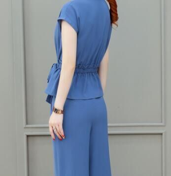 去香港出差，看见街上女人都穿短裤套装+高跟，精致显瘦迷死人