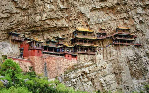 国内最包容的寺庙，里面同时供奉3种信仰，因游客过少选择降价