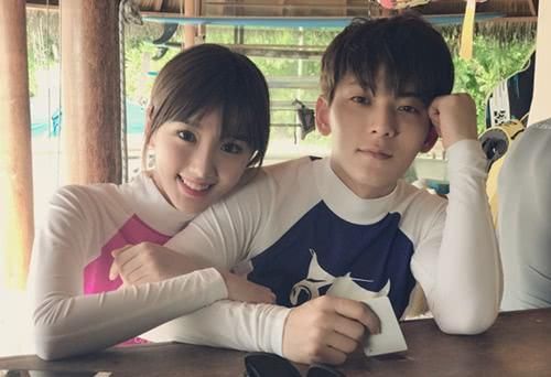 知情人曝毛晓彤事件真相：父亲合外人坑女儿，陈翔暗讽善恶自有报