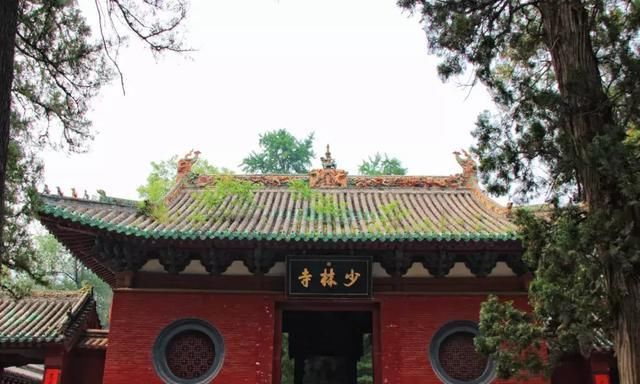 迪士尼被告，乔家大院摘牌5A，国内这些景区的“坑”不要再踩了