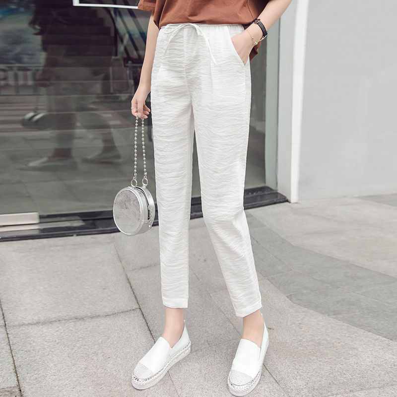 有一种德芙裤，比阔腿裤有格调，比牛仔裤舒适，我和女儿各买两条