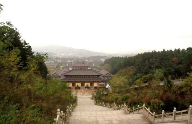 中国最受“欢迎”的寺庙，吃饭或上香都不要钱，但禁止这种人进入