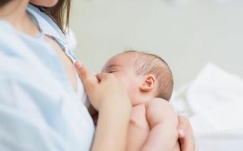  [提前]孩子什么时候添加辅食？母乳不足可以提前吗？看完文章你就知道了