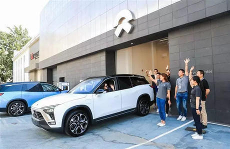 “赌一辆ES8”，李斌与何小鹏的隔空对赌输的会是谁？