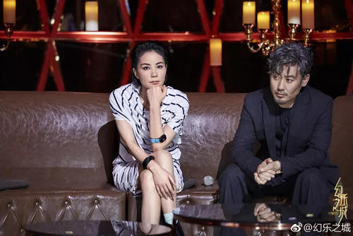 《幻乐之城》就是王菲带领的大型时装秀