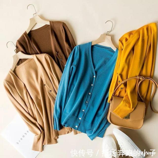  [肩膀上]一件针织开衫，3种穿法get未来60天的温柔感，可上班、可休闲
