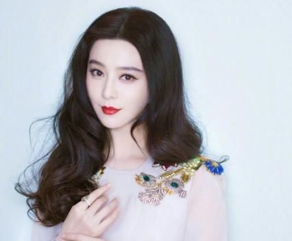 范冰冰为生病儿童现身，别说“偷税漏税”，这波没法黑了吧？