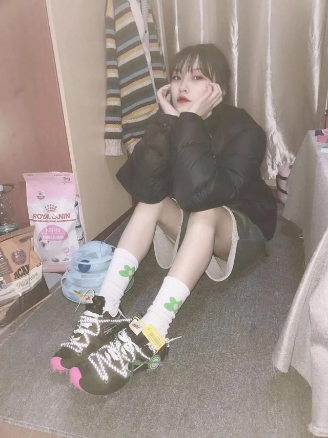  『Girls』SNKR Girls丨肤白貌美大长腿？这期的球鞋女孩可不止这一点点的诱惑！4.13-4.19