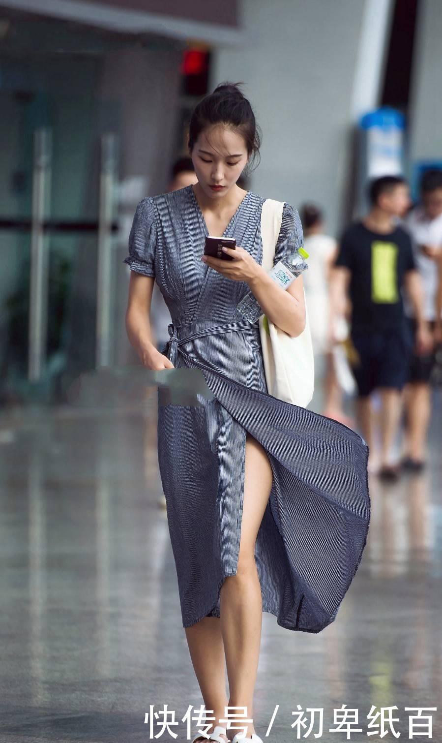 「 没错」这话真没错！，街拍：都说甜美小姐姐的眼睛是心灵的窗户