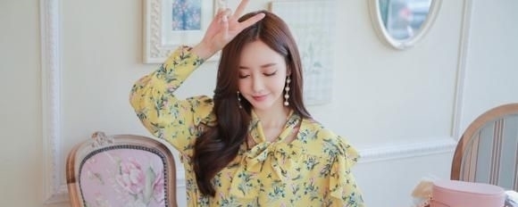 玻彩■孙允珠:春熙芊柳珐琅玻彩褶皱碎花衫写真