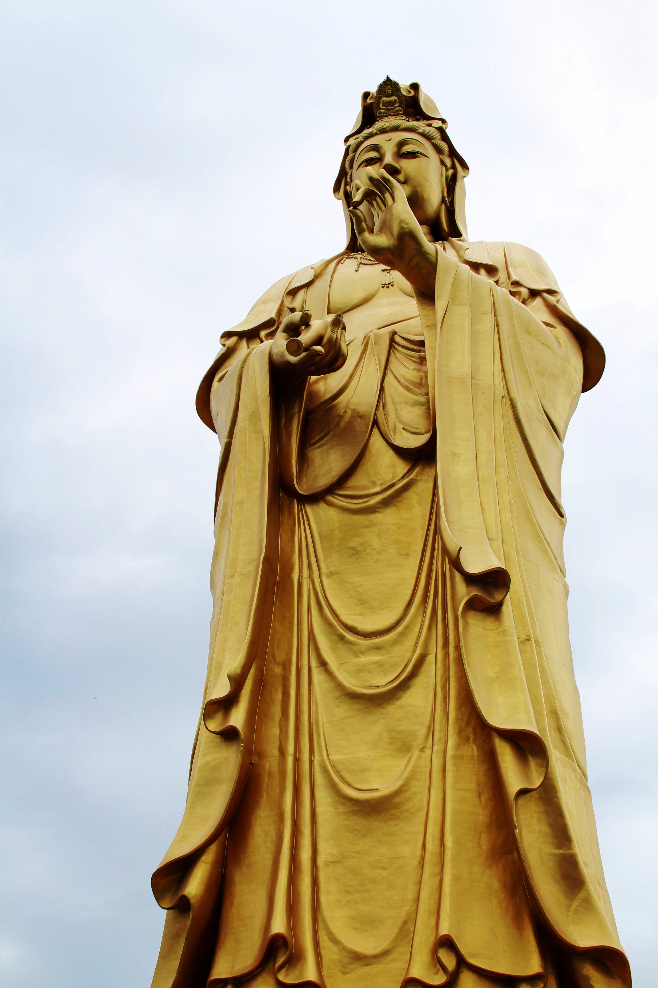 北京市区里:竟然有一座11层楼高佛像