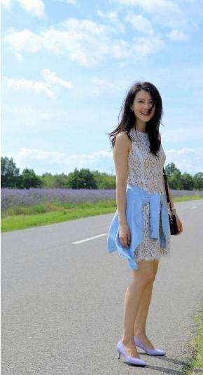 高圆圆好大胆! 网友: 穿成这样赵又廷没意见?