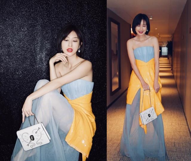 张俪穿蓝色抹胸裙现身，还要套一条半身裙，网友:裙子太透没办法