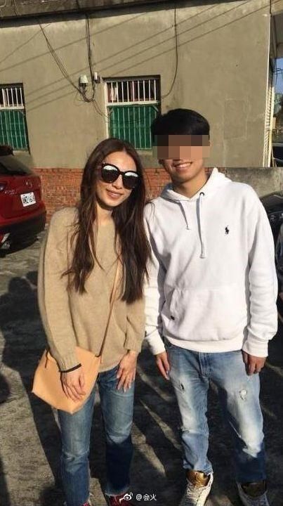 陈意涵否认怀孕传闻：穿宽松一点就是怀孕吗？Hebe外甥车祸去世