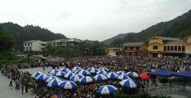 国内景区世遗申请成功,开放后秒变菜市场,去过的游客都说白来了