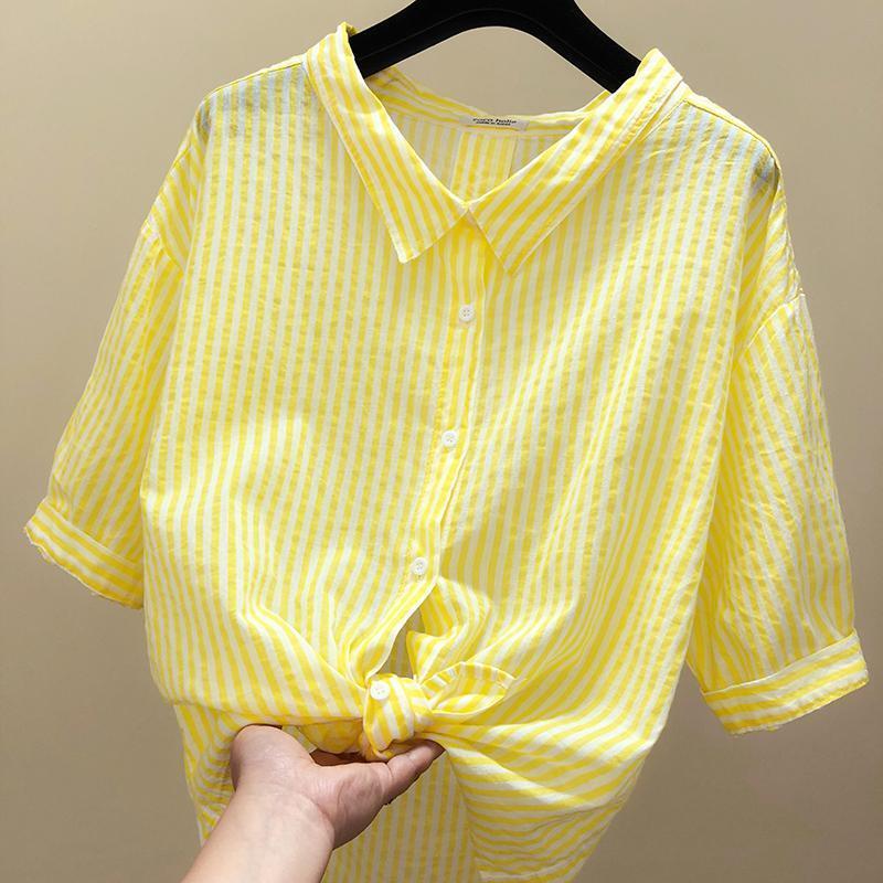 连衣裙已经烂大街，娃娃衫+短裤火的一塌糊涂，连背影都美翻了