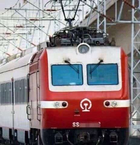  【高铁】火车道旁写着“禁止双弓”，究竟是什么意思，终于知道