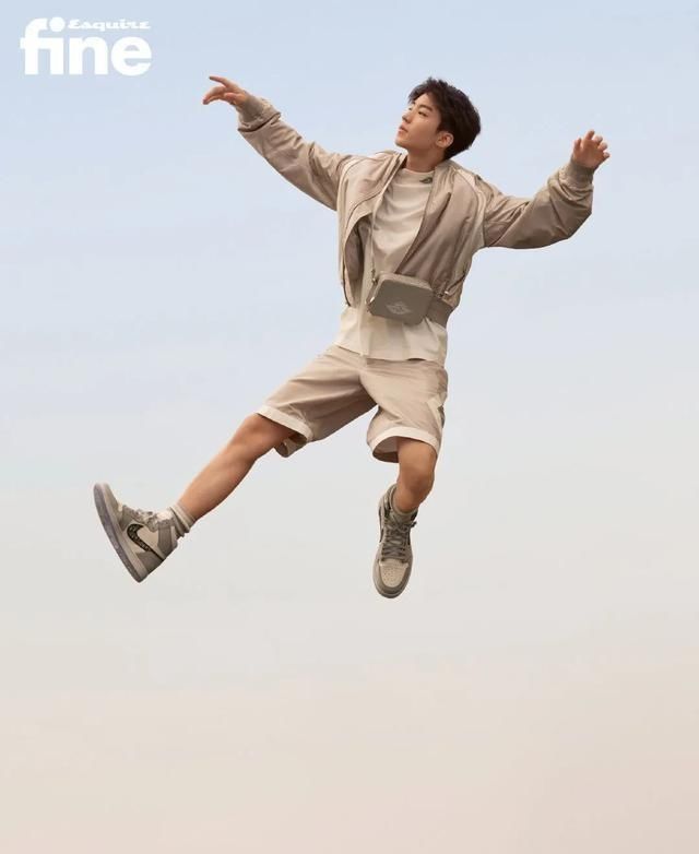  上线@“运动风男友”王俊凯已上线，活力少年风满满！