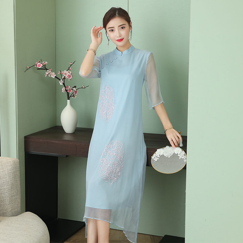 几款改良旗袍拥有浪漫情怀，文艺淑女的气质