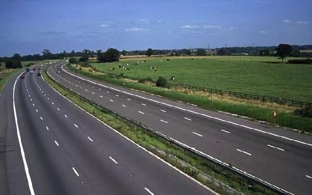 老司机经过3个服务区就休息，一直不明白，直到开车上高速！