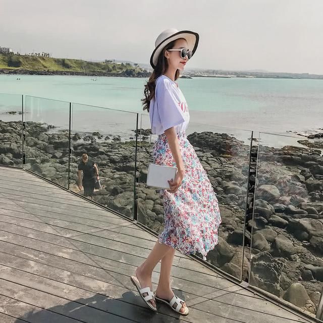 小个子女生夏日这样去搭配，不仅仅是显高，轻松穿出时尚的味道！