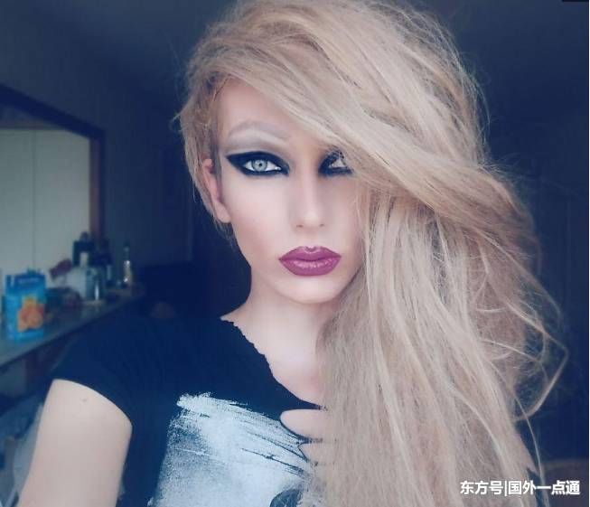 外国小伙用高超的化妆技术，从帅小子变成娇娘，只用了10分钟！