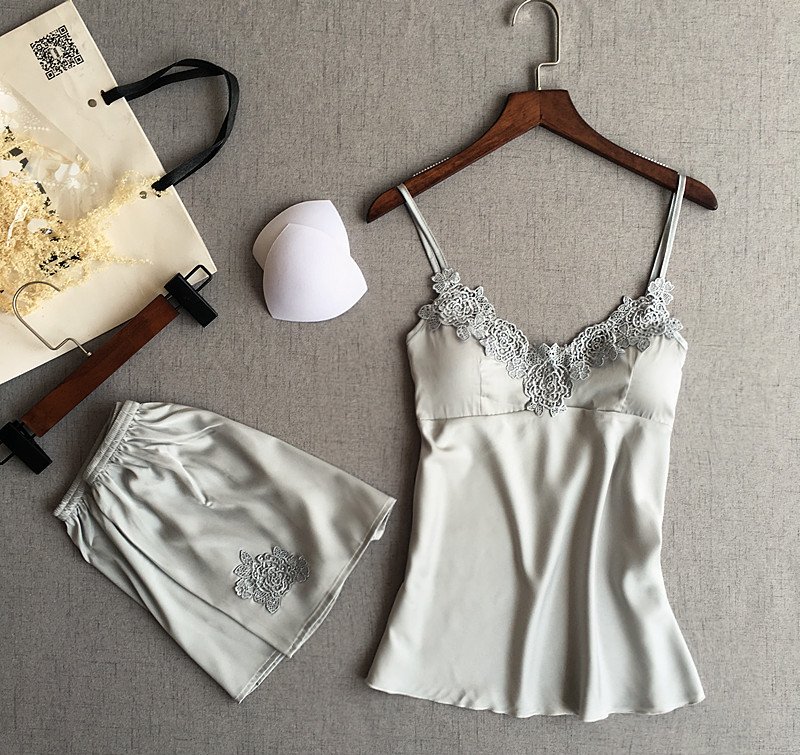 媳妇洗澡后一定要穿个”它“，清凉又迷人，我给她满分没得说