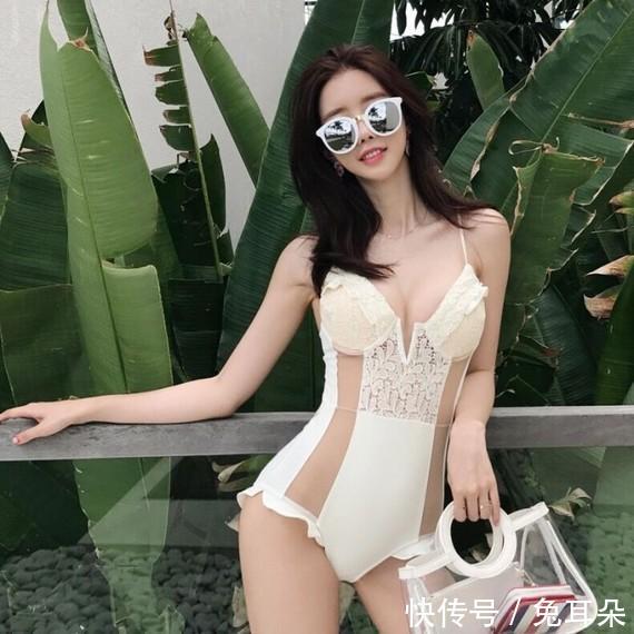 性感的泳衣凸显曼妙身姿, 还能让你自己信心倍增!