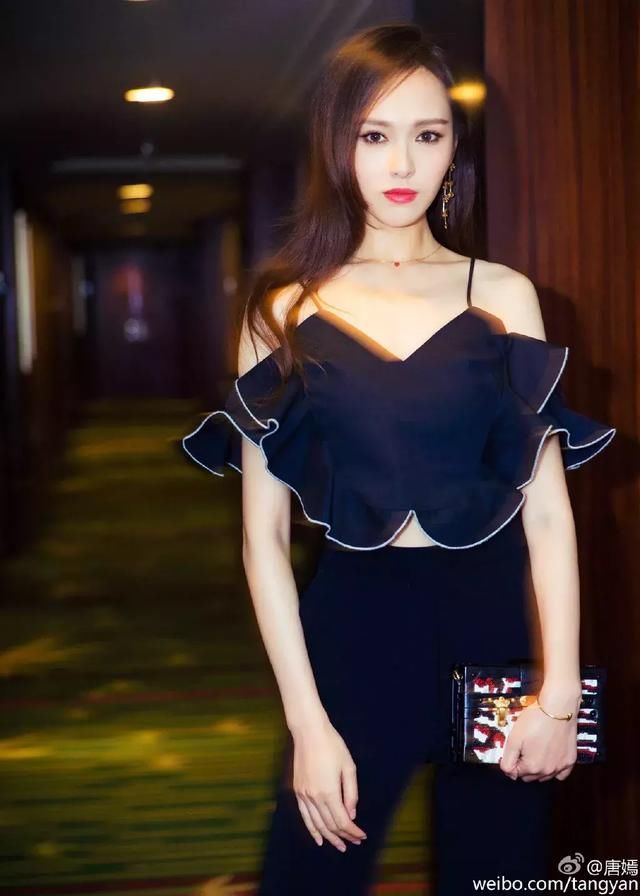 你的额头适合什么刘海?舒淇陈妍希换对刘海脸小一圈,美成仙