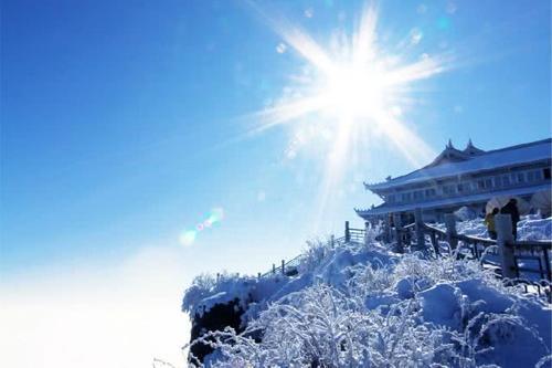 乐山峨眉山风景区、酒泉三危山……细数那些地势险峻的景点