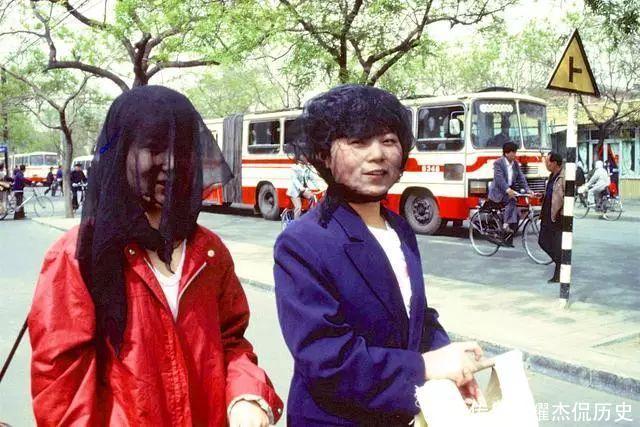 80年代的帅哥美女，让人想不到的样子