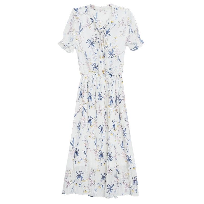 美观得上天的一款连衣裙，展上身效果棒棒哒，时尚又温柔