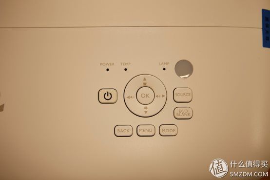 秋风评投显 篇四:入门级4K投影怎么选?Viewsonic 优派 PX727-4K 对比 BenQ 明基TK800