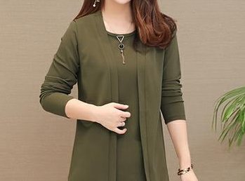 太美了!难怪妈妈不穿裙，穿上新出炉的气质套装，美的不像中年人