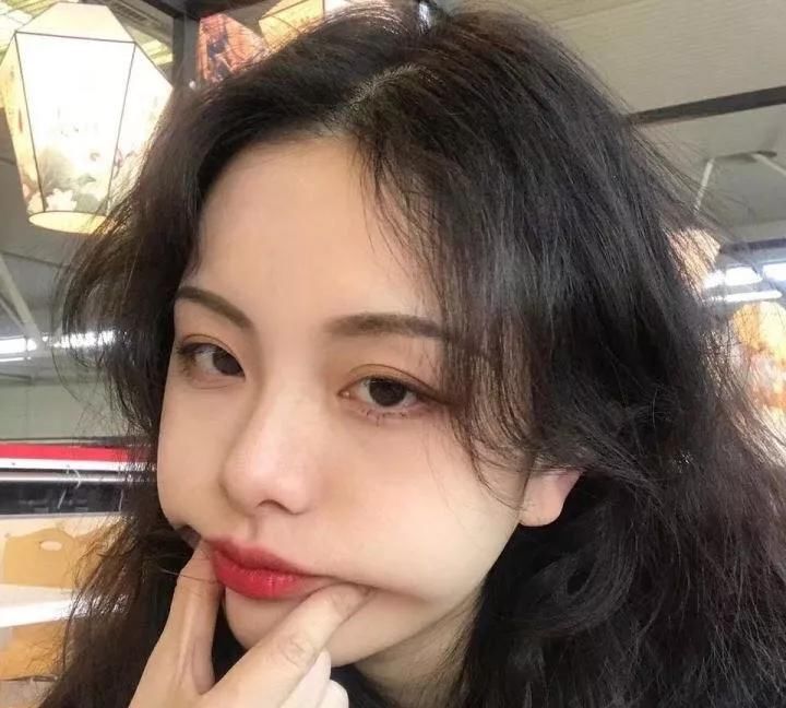  [瘦成]每天几个小动作，你也能瘦成瓜子脸，快快学起来