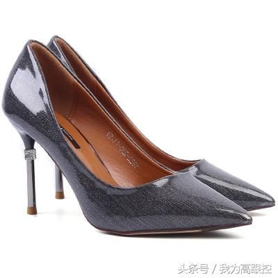 透明层下面透着一根根细纹的性感高跟鞋