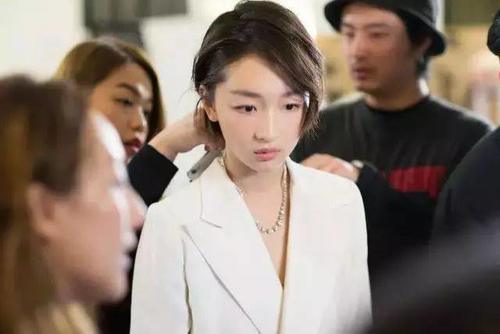 如何才能像周冬雨一样变得时髦？