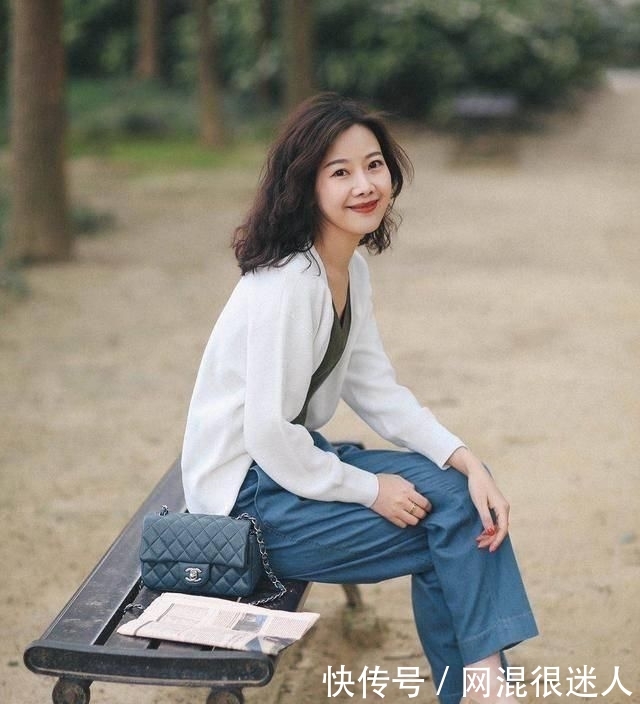 『感觉』“浓浓的减龄感和文艺范儿气场”舒适又贴近生活的配搭,可遇不可求!