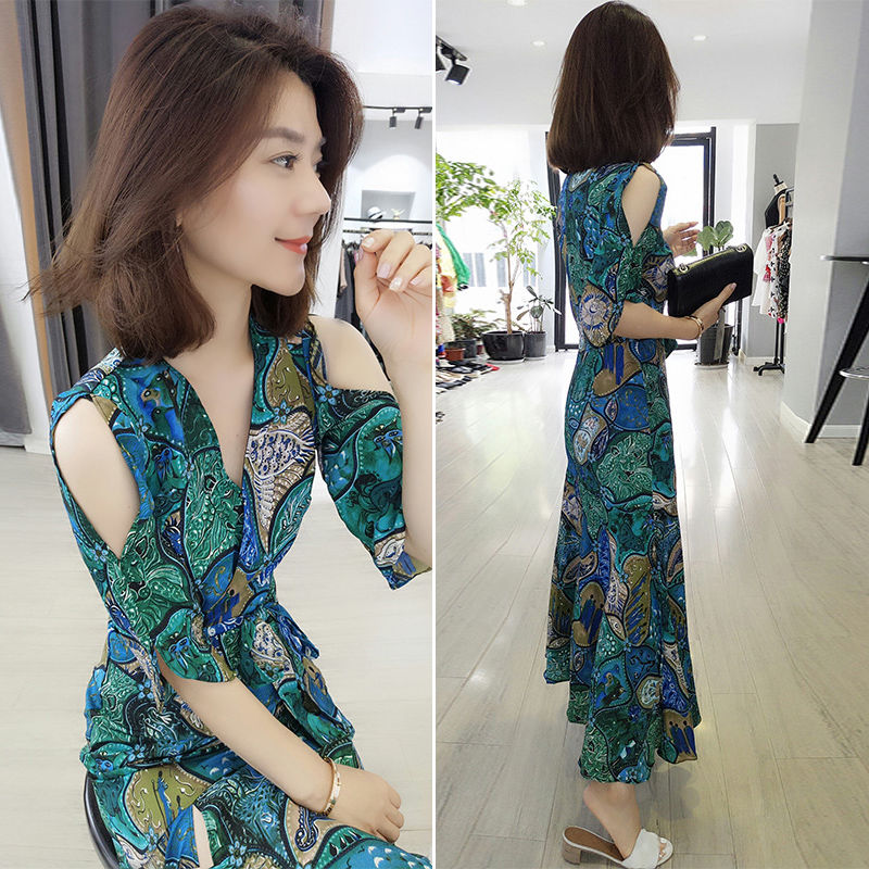 新出一种欧货裙:叫“蛇腰裙”，显瘦显嫩，美的70后挪不开眼