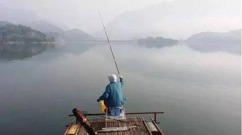 「遇上」春钓遇上大风天,巧用调钓避走漂