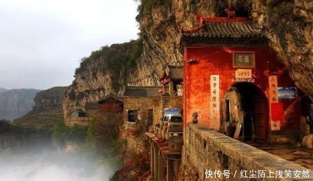 太行山深处的悬崖古寺，凿了近60年才完工，距今已有400多年