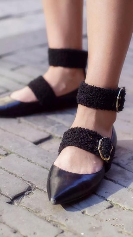 街拍武汉:秋天挡不住优雅风情，黑色的诱惑正轮番上演