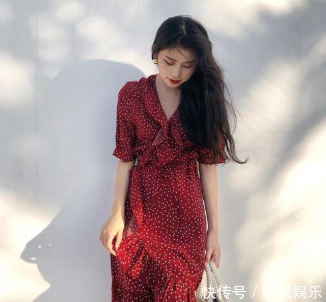 「特别适合」春季必入的四条“王炸连衣裙”,也太好看了吧!