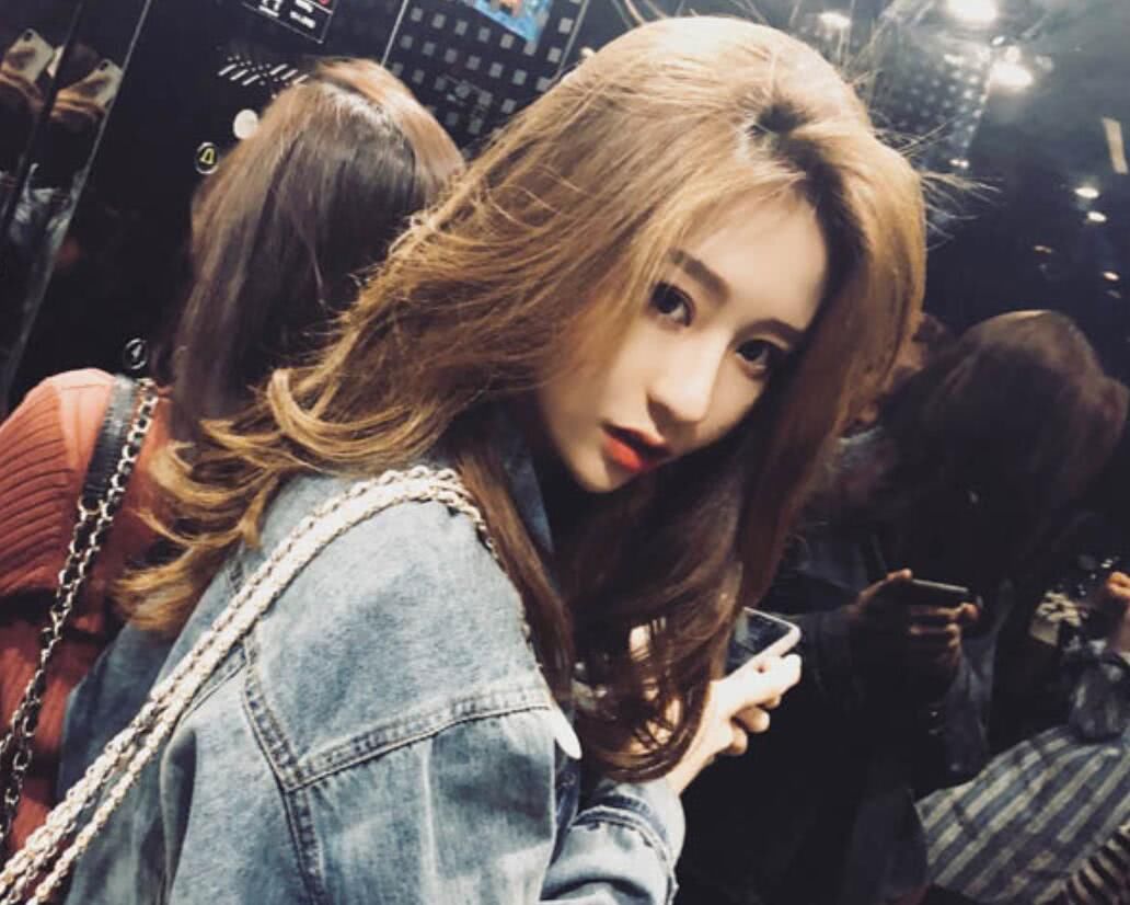 蹦迪女神温婉直播澄清没整容也不想当网红：比中500万彩票还难