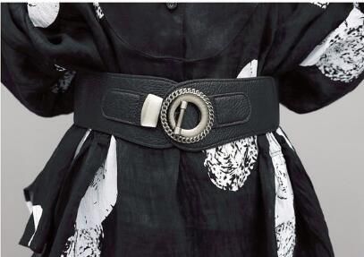 牛仔裤已经out了!如今时髦女人都在穿“裙裤”，简直美憾凡尘